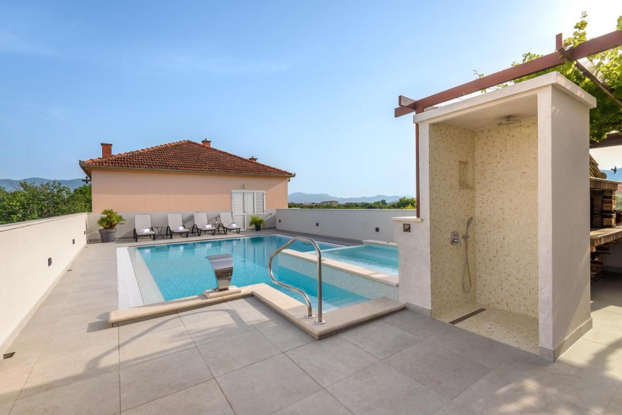 Neretva Valley Apartments - Heated Pool Metković エクステリア 写真