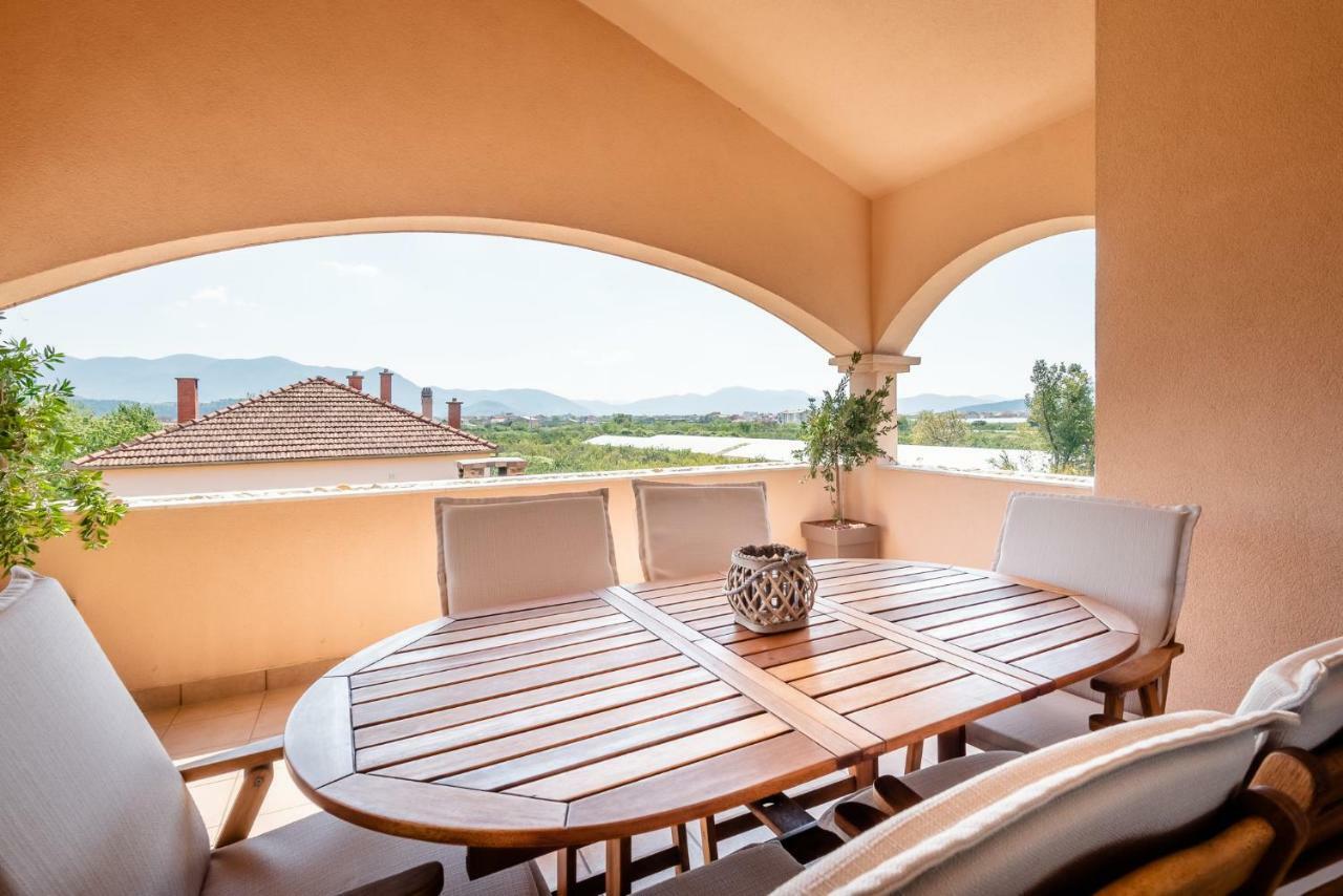 Neretva Valley Apartments - Heated Pool Metković エクステリア 写真