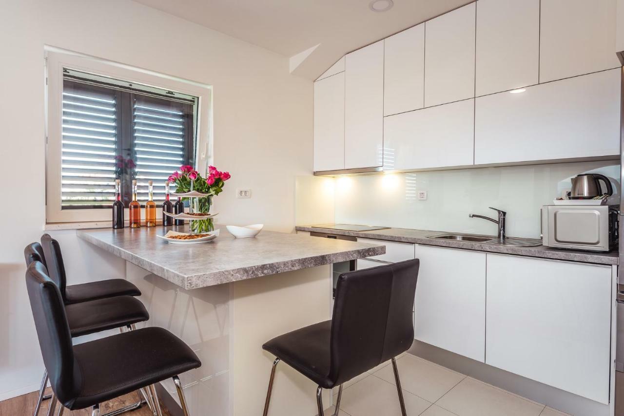 Neretva Valley Apartments - Heated Pool Metković エクステリア 写真